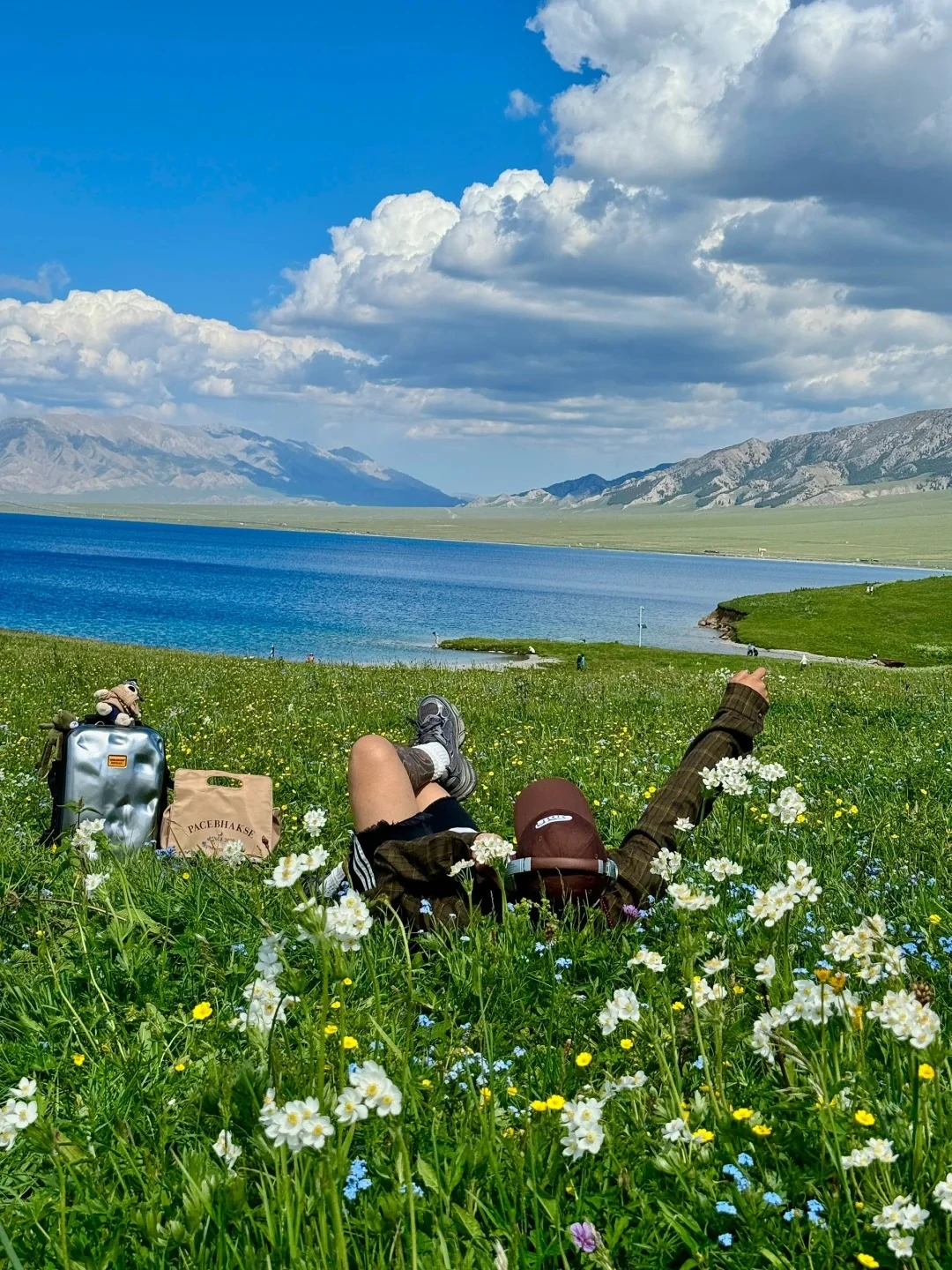 HỒ TÁI LÝ MỘC (SAYRAM LAKE) - VIÊN NGỌC XANH GIỮA THIÊN SƠN TÂN CƯƠNG