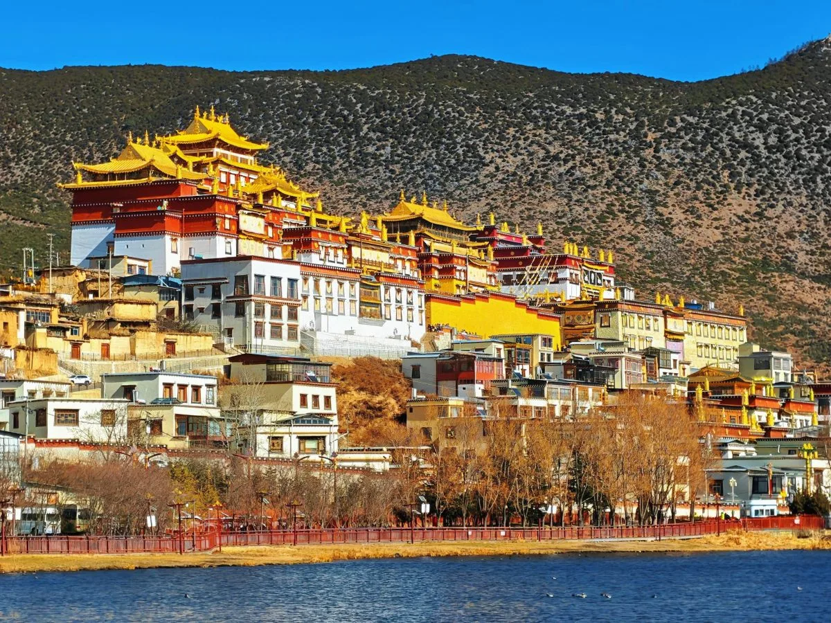 HƯƠNG CÁCH LÝ LẠP (SHANGRI-LA) - MỘT NƠI CAO NGUYÊN ĐỂ LÒNG ĐƯỢC NGHỈ
