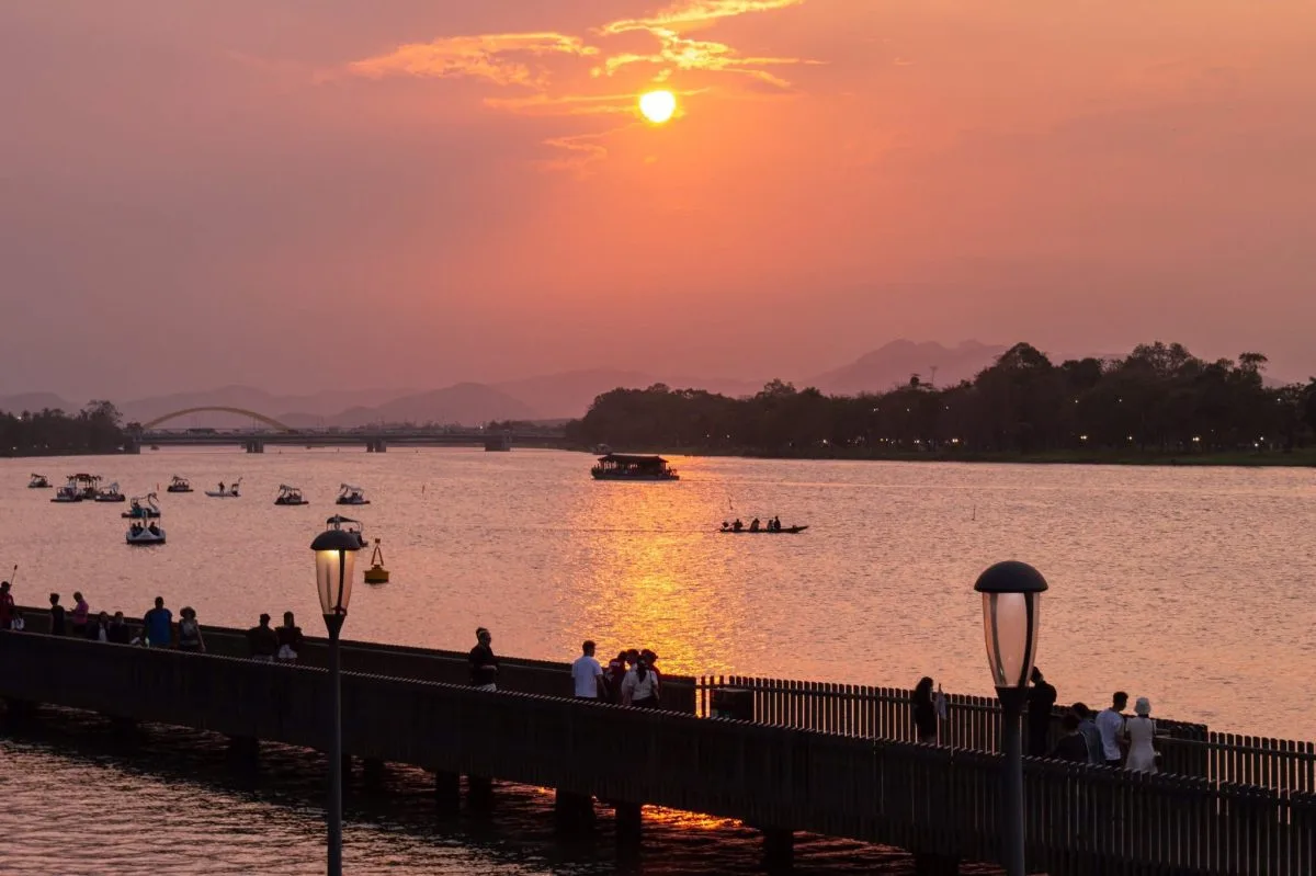 HUẾ VÀ NHỮNG BUỔI CHIỀU HOÀNG HÔN BÌNH YÊN - VẺ ĐẸP LÀM SAY LÒNG DU KHÁCH