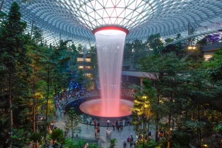 Jewel Changi Singapore – Thác Nước Trong Nhà Ấn Tượng
