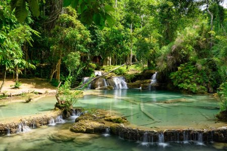 THÁC KUANG SI – VIÊN NGỌC XANH GIỮA NÚI RỪNG LUANG PRABANG